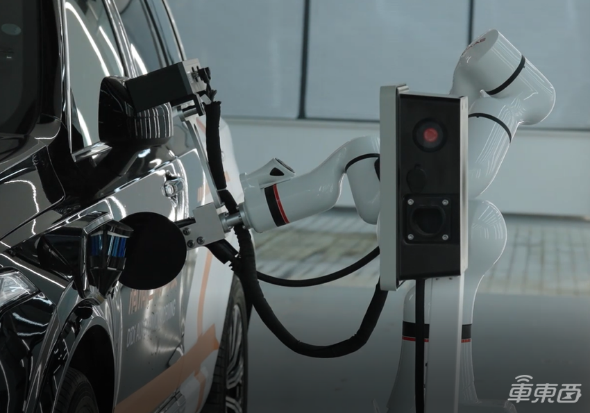 滴滴自动驾驶全家桶全亮相：从自动运维中心到未来服务概念车，刷新出行体验