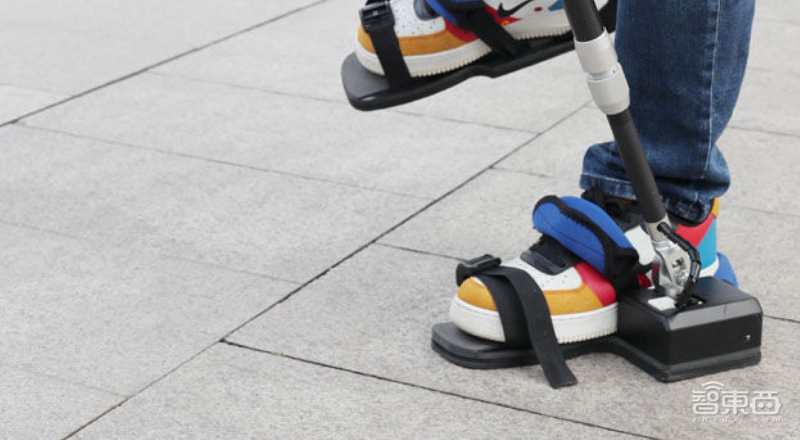 现实版《死亡搁浅》!外骨骼机器人送餐,外卖小哥背百斤重物轻松上楼