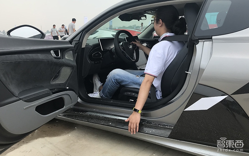 最“不正经”新造车产品!密云机场试驾前途K50