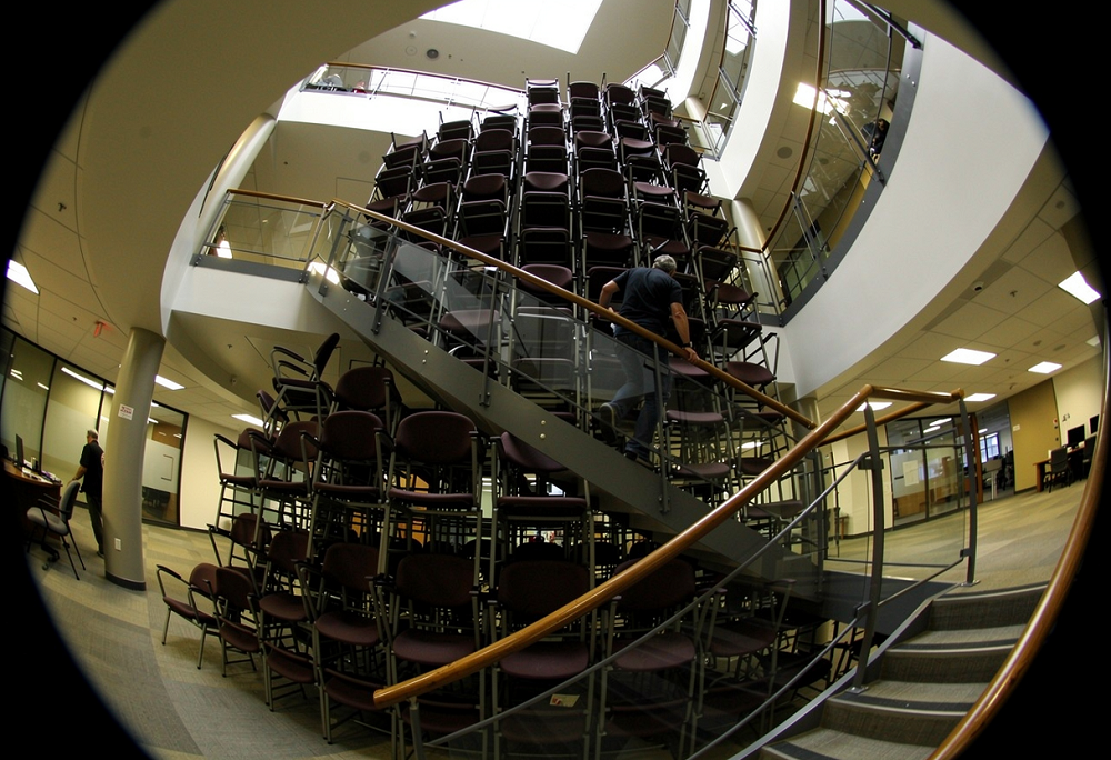 FLUX.2开源!AI生图“DeepSeek”能否平替谷歌Nano Banana?附一手实测