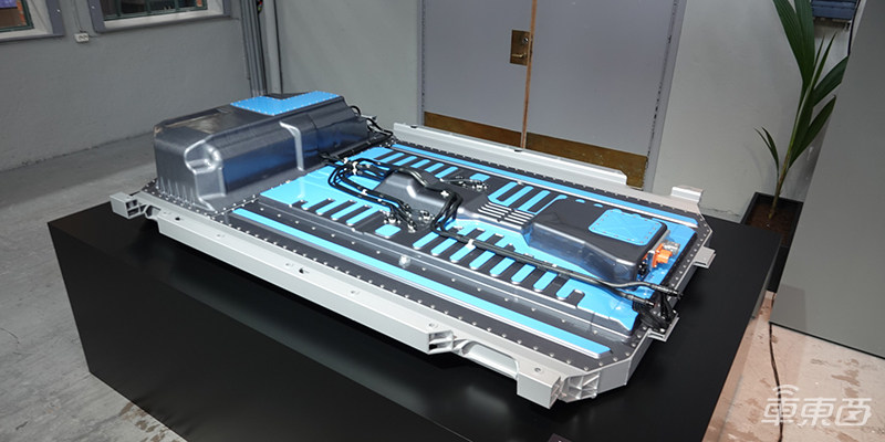 奔驰EQC在德国工厂下线 下半年由北京奔驰国产