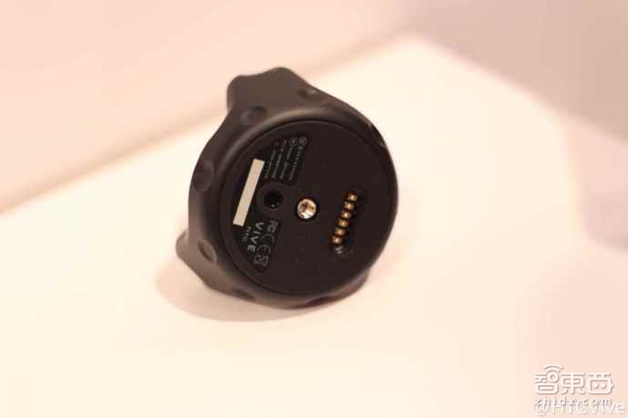 不是手柄! HTC发布2款VR小配件, 网友:这是个啥?