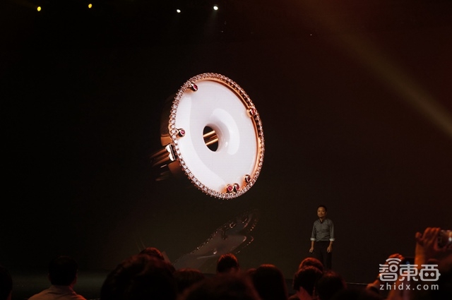 华米推299元Amazfit手环 陶瓷材质进军时尚圈