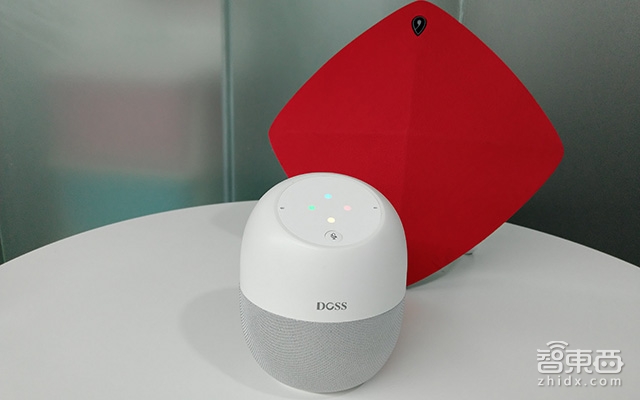 发力人工智能 DOSS打造了一款可移动智能音箱