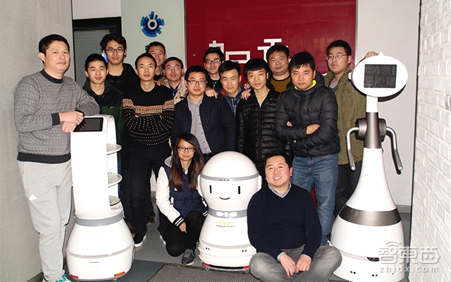 华科学霸微软出身,他却要抢服务员饭碗!