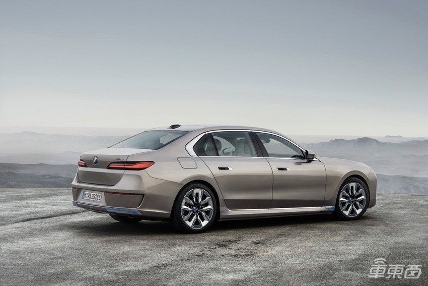 宝马最豪华纯电车来了!最高支持L3,后排直接变身顶级影院