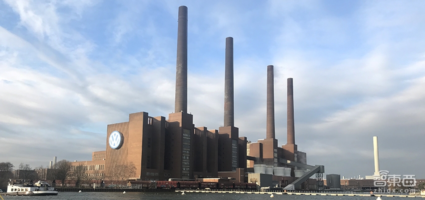 秒速造车！探访大众欧洲工厂，已被机器人占领