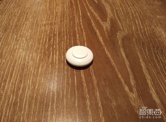 硬创先锋杨超逸:做一款睡眠监测的枕头穿戴