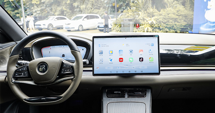 深圳体验比亚迪DiLink 4.0：车机流畅时延低，丹拿音响提供顶级音效
