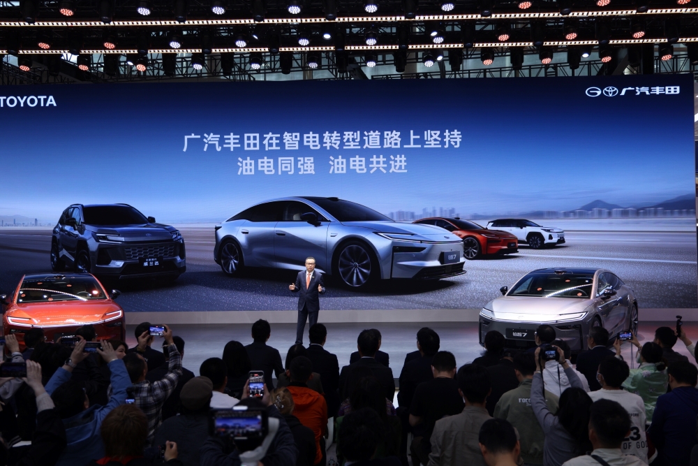 丰田铂智7亮相广州车展！采用Momenta辅助驾驶算法，上车华为鸿蒙座舱