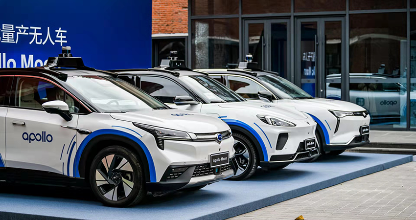 首钢园试乘百度第五代无人车：手机就能叫车，车内真无人