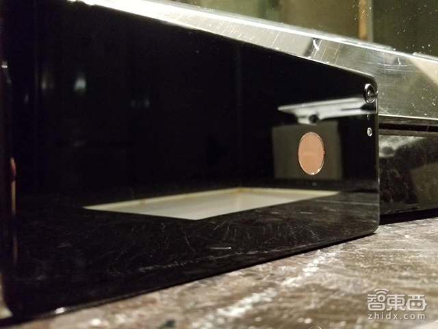 “差一点就是全面屏” 锤子科技新推坚果Pro 2 还捎上了一台空气净化器