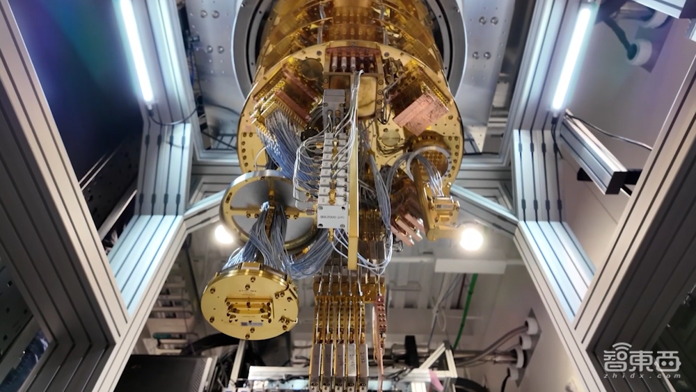 又一科技巨头发布量子芯片！纠错成本暴降90%，登Nature