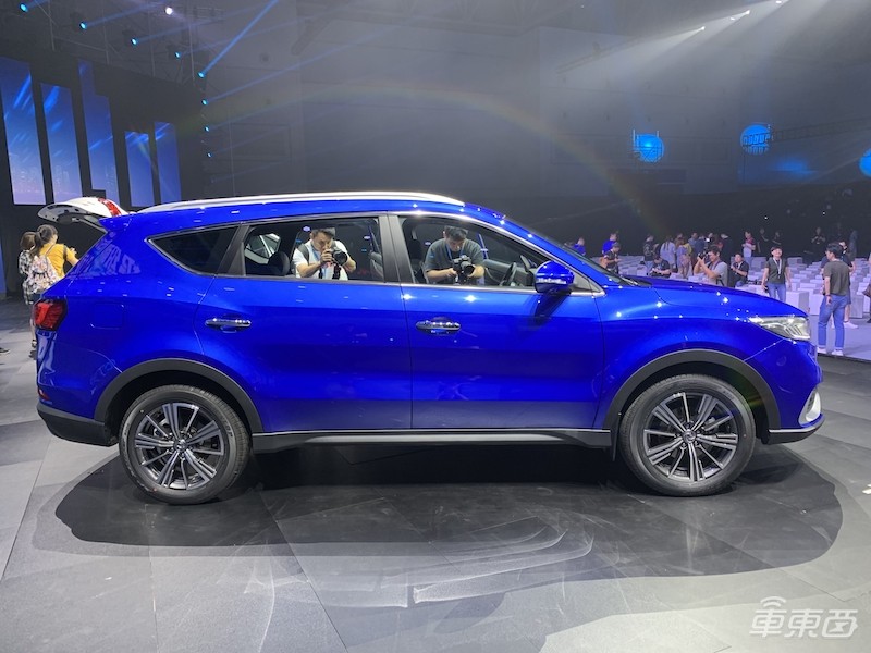 东风风光580Pro正式上市！7座SUV搭载15.6英寸大屏9.29万元起售