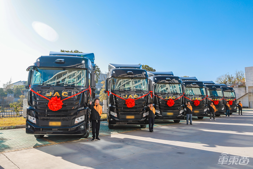 零担快运行业首次落地智能运力 智加科技自动驾驶重卡首批交付安能物流