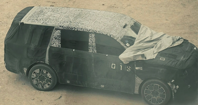 小米第三款车要来了！雷军胡峥楠亲赴新疆试车，多张谍照曝光