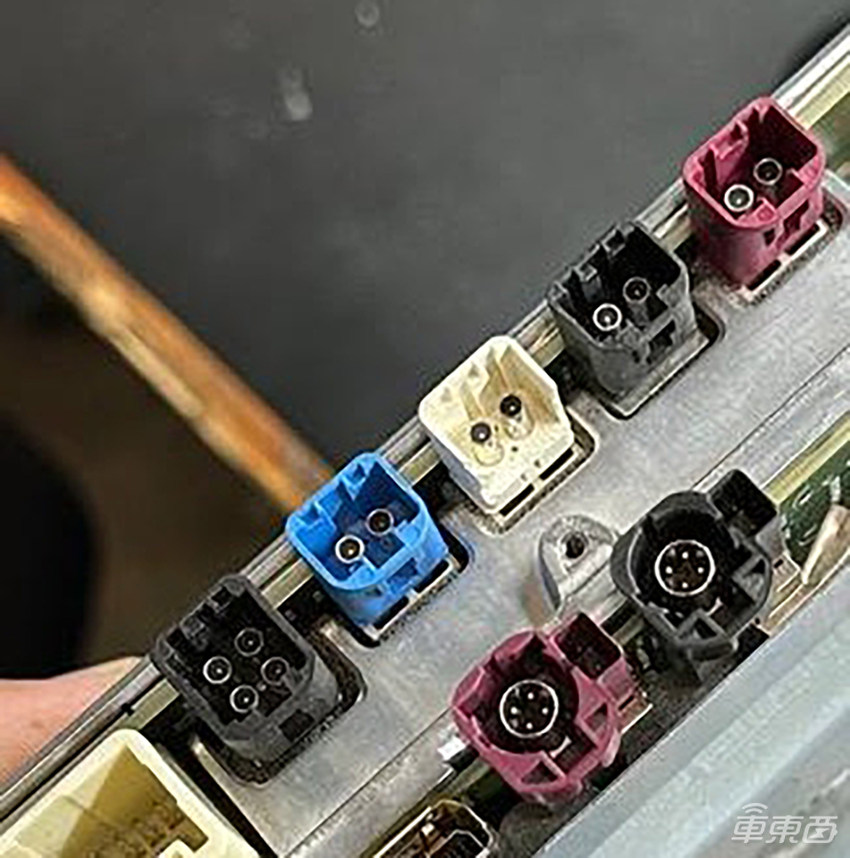 特斯拉HW4自动驾驶大脑首曝！大神硬核拆解，很快全系上车