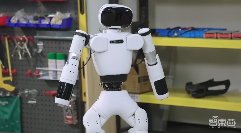 稚晖君人形机器人全家桶发布:穿针拧螺丝搓麻将,机器娃没满月就干活,开源大招杀疯了!