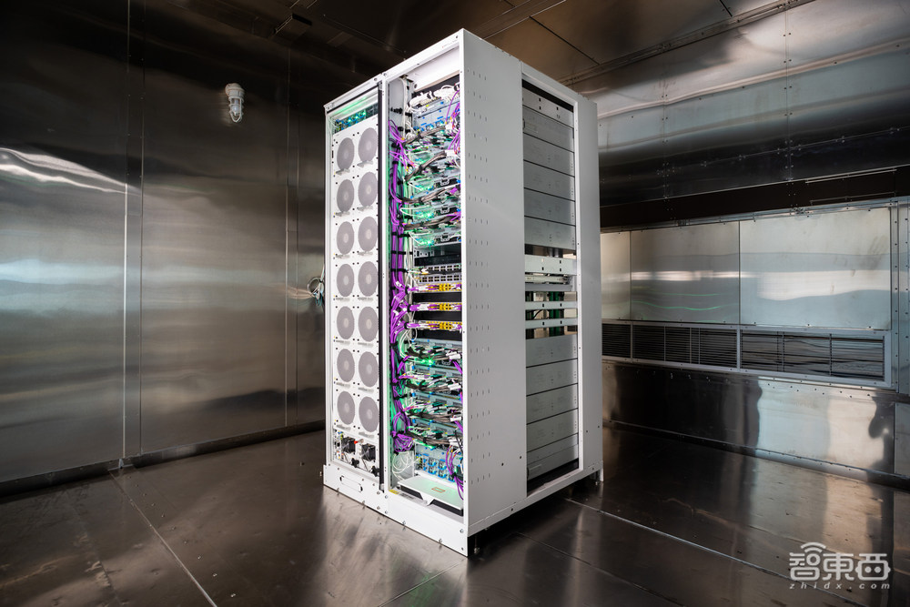 微软推出首款自研大模型AI芯片！台积电5nm、1050亿颗晶体管，OpenAI率先试用