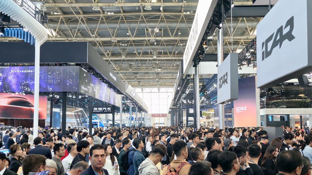 史上最大北京车展开幕！车企狠卷大三排SUV，舱驾融合、Agent上车成新趋势