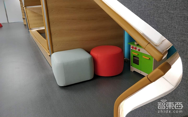 探访蔚来用户体验中心 50万会费的会所长啥样?