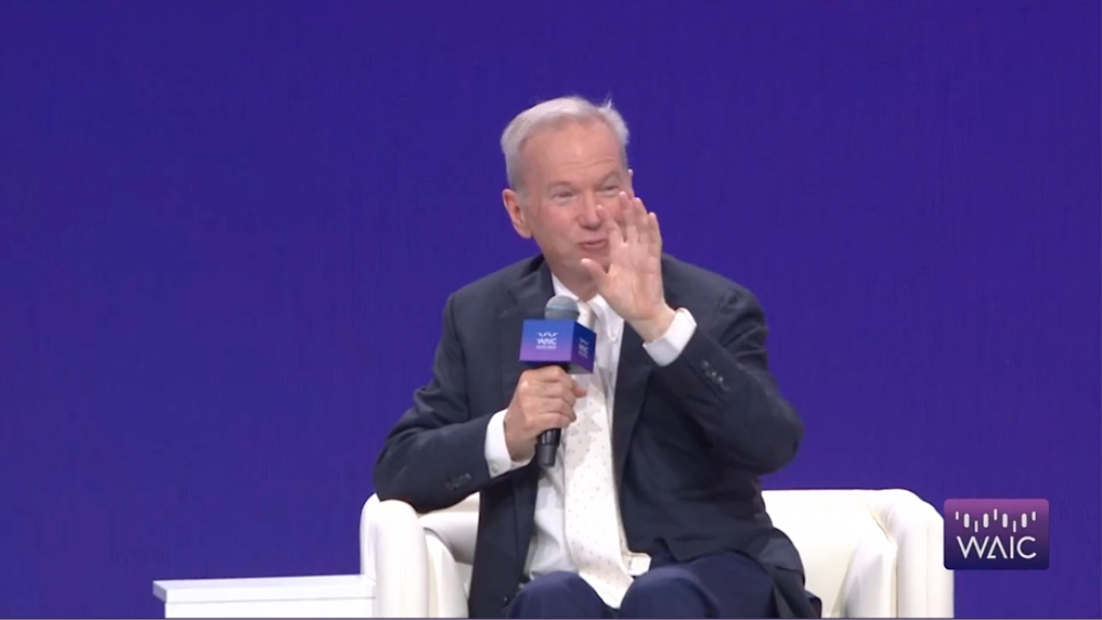 诺奖得主Hinton中国首讲，金句频出：人类或是大语言模型！一文看尽WAIC开幕式干货