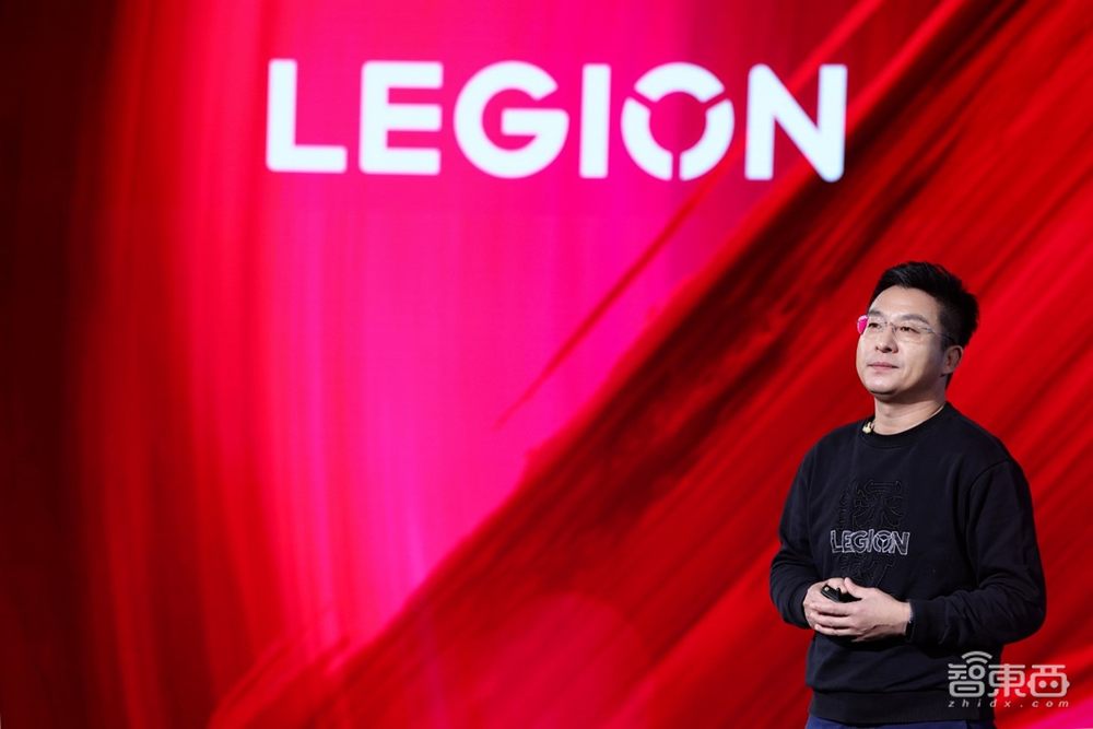 联想将PC级散热和“固态硬盘”塞进一部手机,还有平板PC多款重磅新品