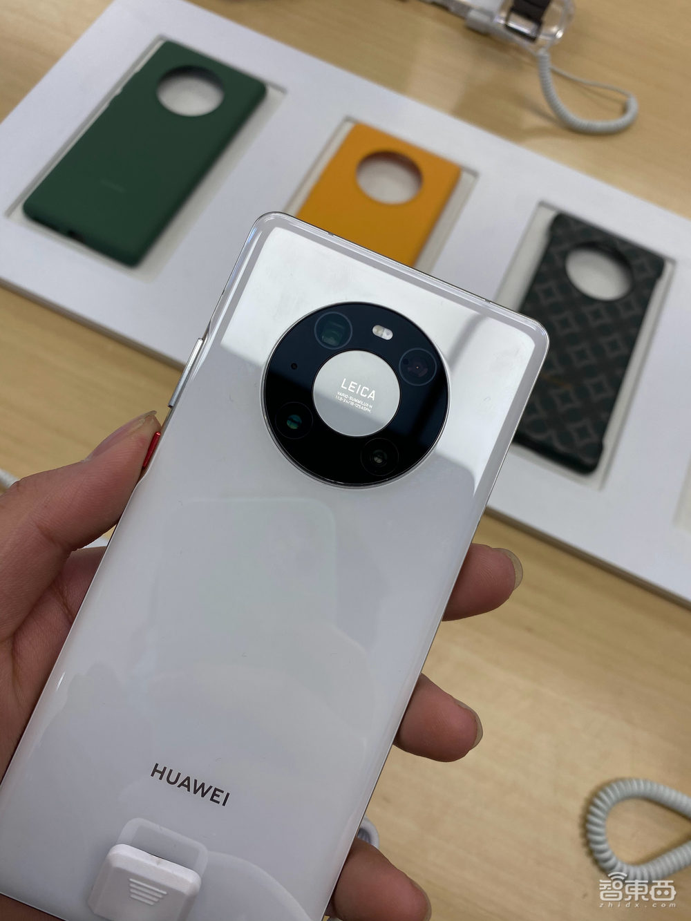 华为缺货真相调查:走遍北京线下门店,从有钱难买到坐地起价