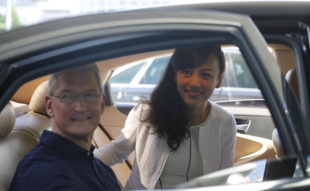 库克4年第8次到访中国现身王府井 这次是为了干这4件事