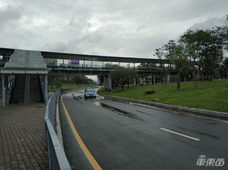 探访全球最大充电站!637根桩日充电16万度,坐标深圳