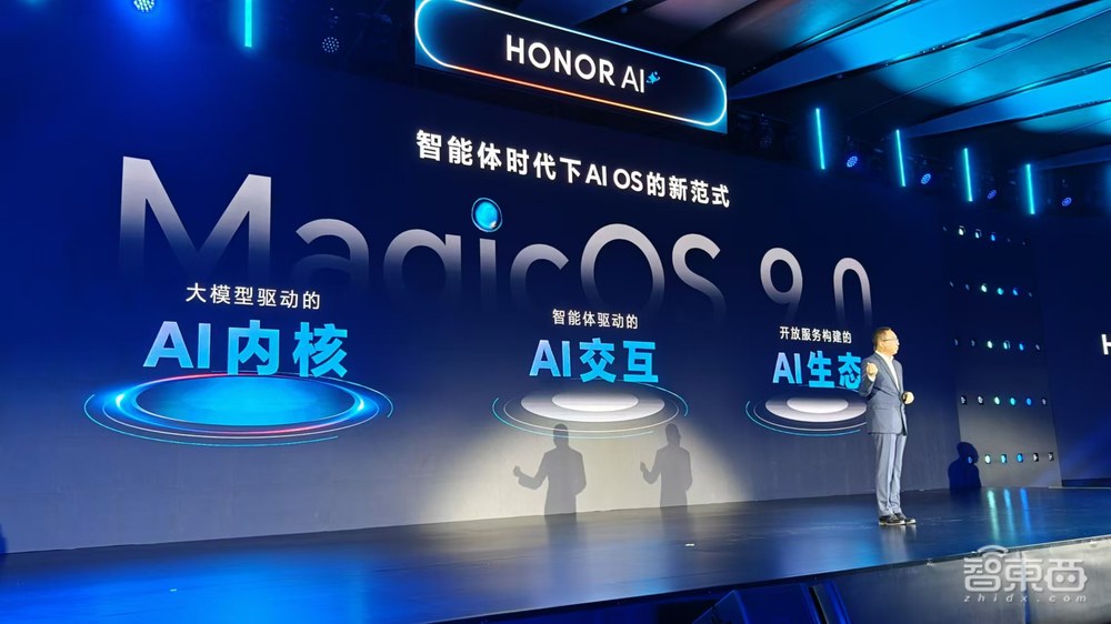 荣耀亮出AI OS大招,对话CEO赵明:未来的AI手机之战,要怎么打?
