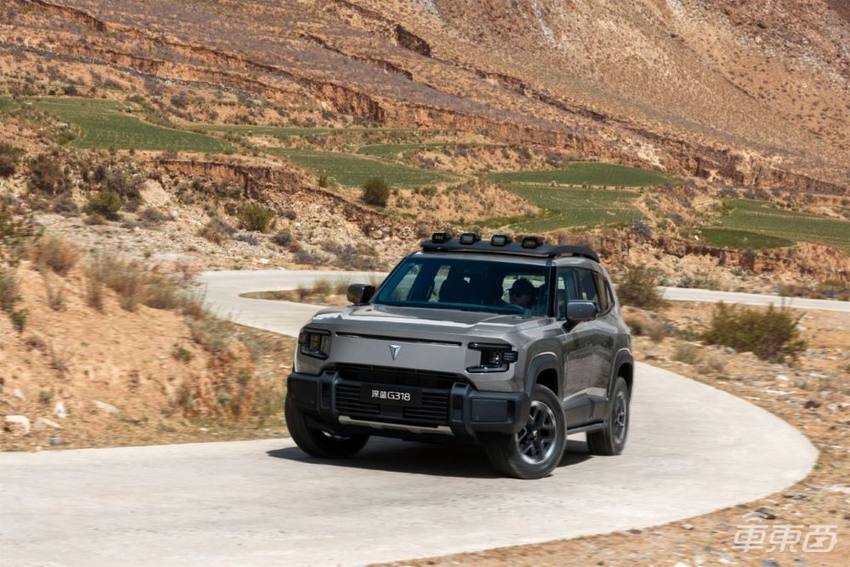 新能源硬派越野迎来新玩家，深蓝G318 17.59万开卖，集成16种驾驶模式