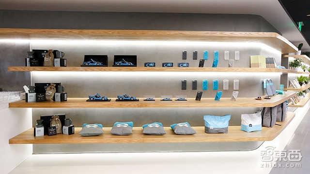 探访蔚来用户体验中心 50万会费的会所长啥样?