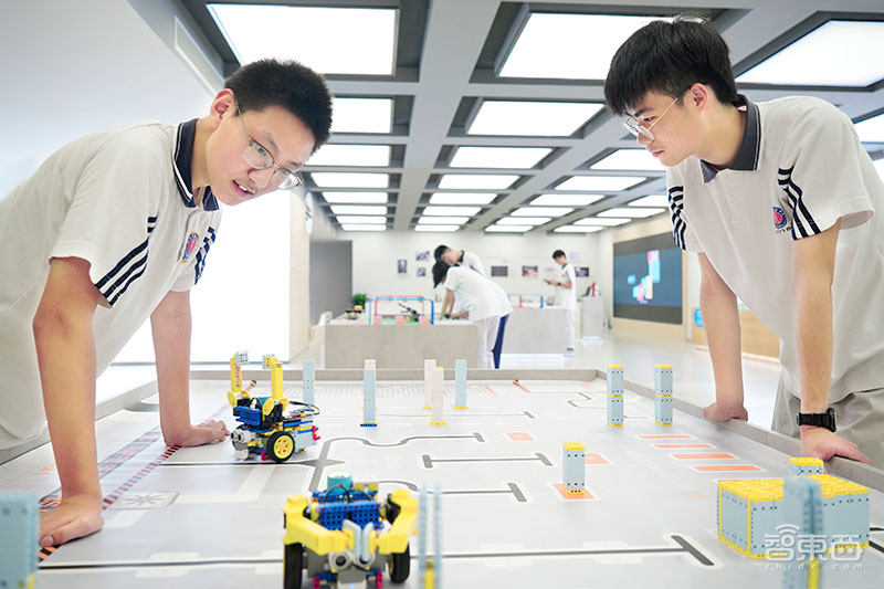 杭州科教新基建领航！3万多学生学AI，这家企业挑大梁