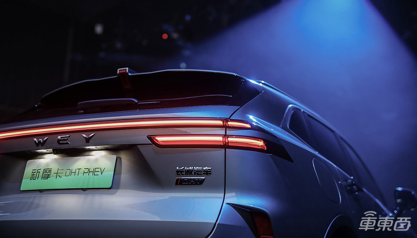 魏牌新摩卡DHT-PHEV正式上市:23.18万开卖、综合续航超1100km