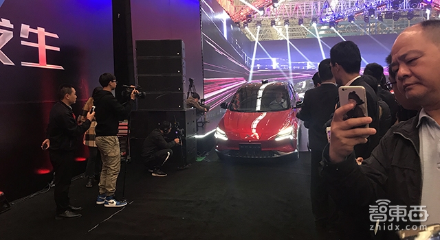 小鹏汽车首款量产车下线 何小鹏:我们仍然进度第一