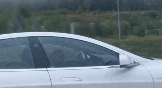 一场车祸引发的技术变革？马斯克推特回应为何研发Autopilot