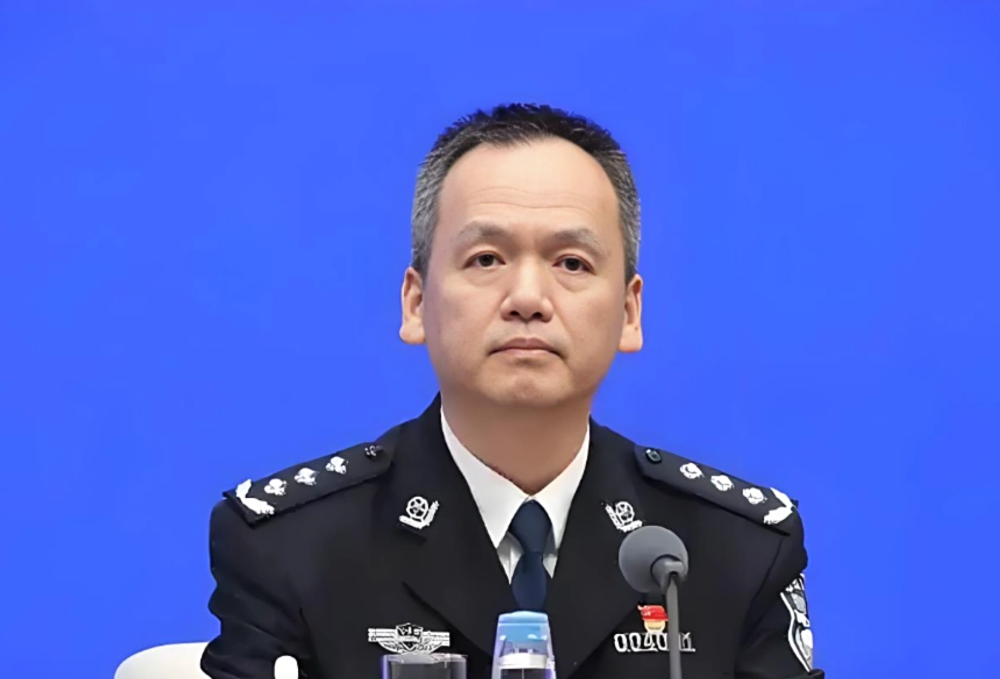 公安部明确辅助驾驶责任归属!驾驶人是责任主体,杜绝夸大虚假宣传