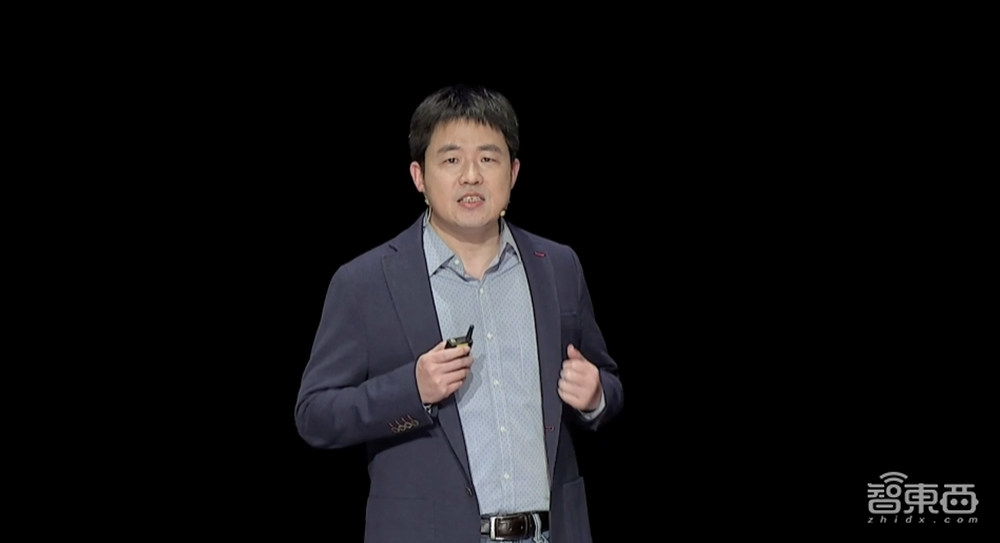 中兴Axon 30U首发“三主摄”,近2亿总像素!新十年开门旗舰来了