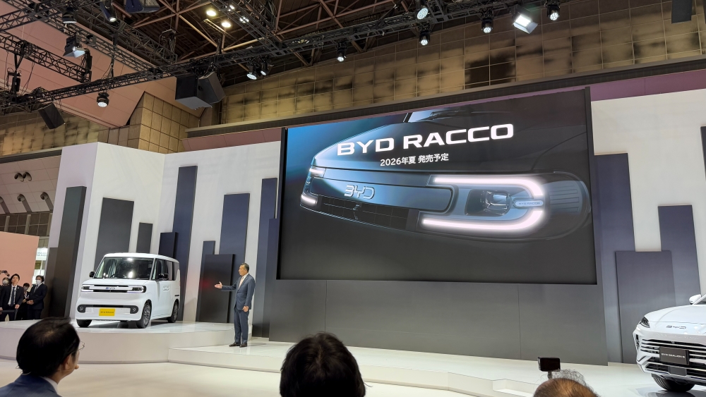 比亚迪扎根日本20年交卷：特供小车明年上市，首款插混车型亮相