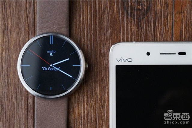 重量级比拼：Apple Watch对比Moto 360