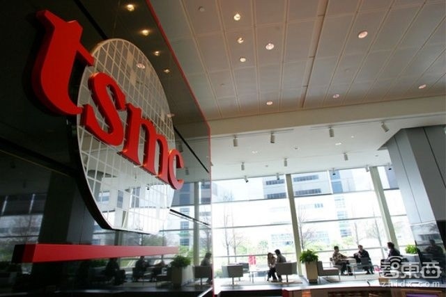 智东西晚报:iPhone上季度或出货4200万台 玫瑰金MacBook开卖