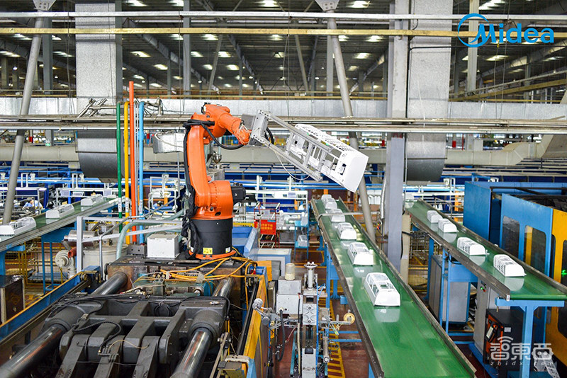 美的南沙工廠實(shí)地探訪：?jiǎn)T工配華為手表，5G覆蓋廠區(qū)