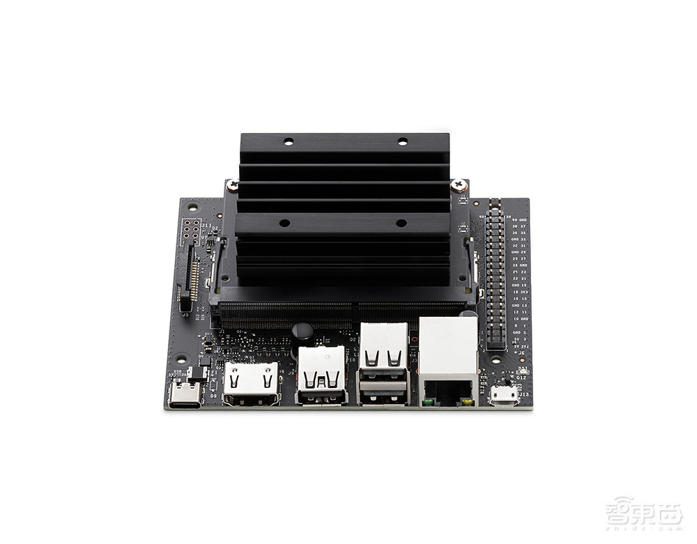 黄仁勋宣布Arm合作最新进展！打造英国最强AI超算，公布DPU处理器三年路线图