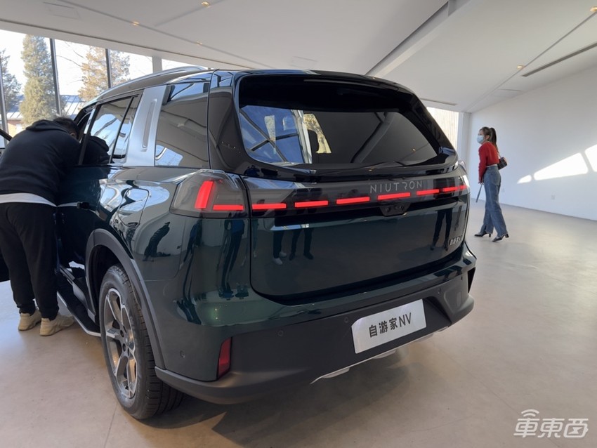 李一男造车交卷了！首款车长这样