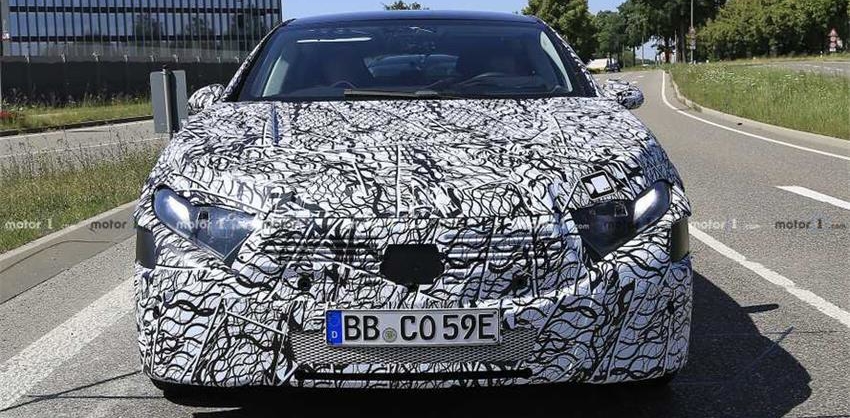 奔驰旗舰电动轿车谍照曝光：加入隐藏把手 或明年发布