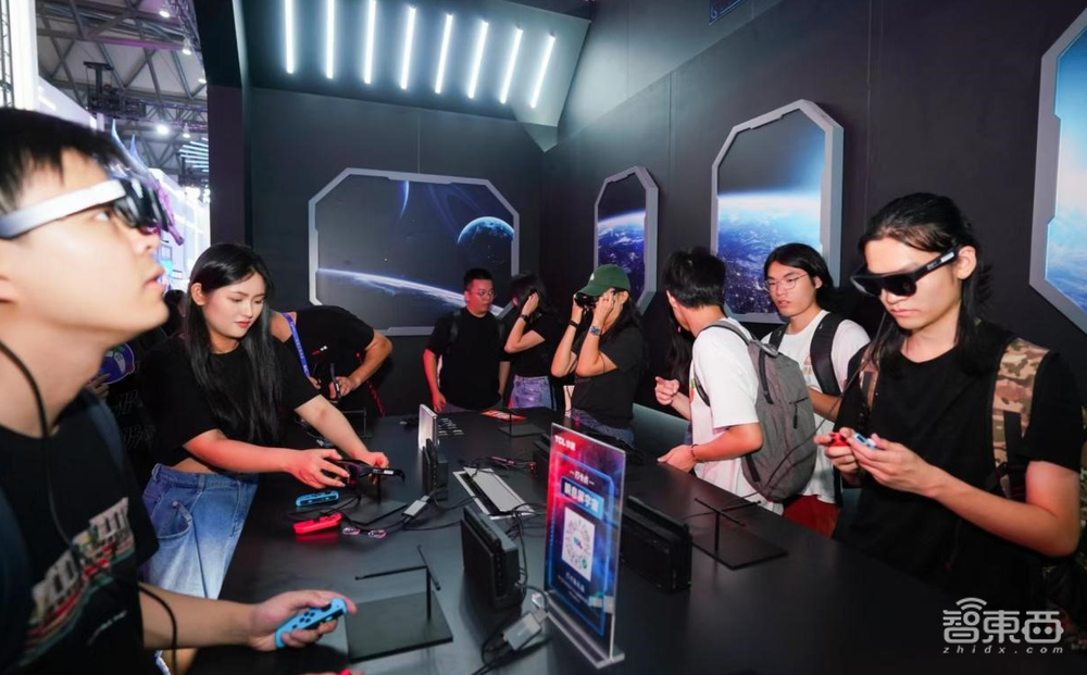 TCL华星ChinaJoy秀出屏宇宙，对话CEO赵军，谈XR、车载和折叠屏