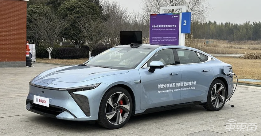 高阶智驾跑步落地,数据闭环是否有更优解