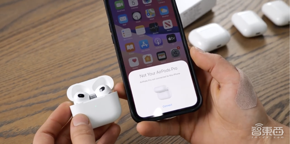 国产山寨AirPods 3出圈，油管大神直夸好