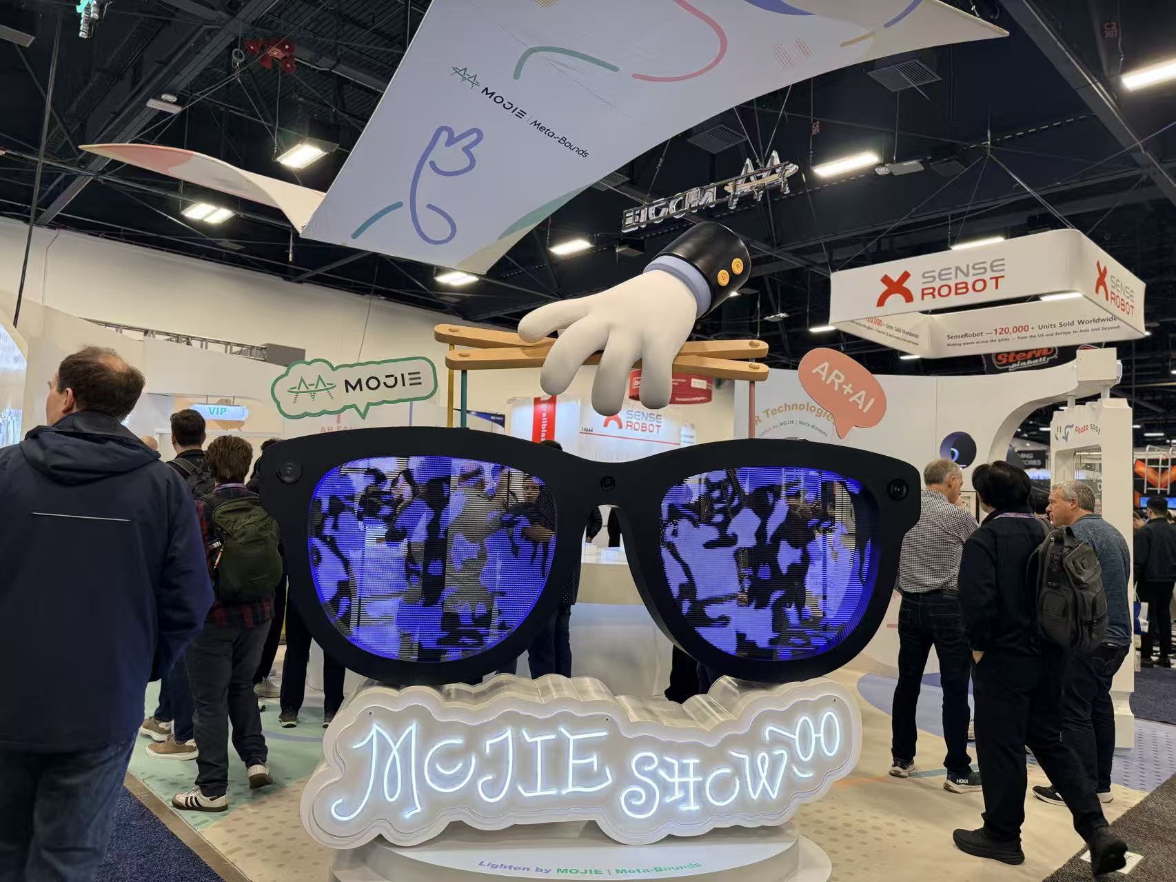 暴走2万步逛遍CES2026:9大方向最火,中企霸场,机器人全明星大乱斗